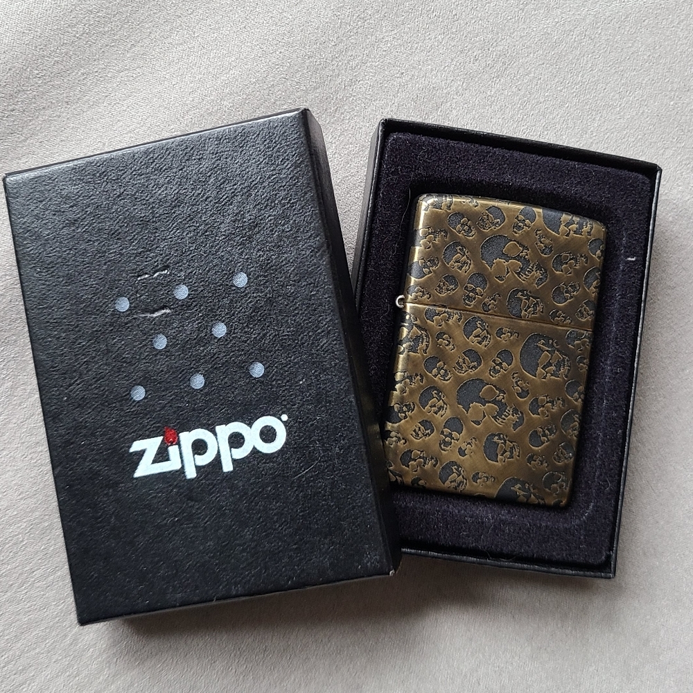Zippo Skull Gold and Black Matte NIB